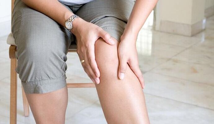 膝蓋痛要及時就診 膝關節炎患者多吃西蘭花