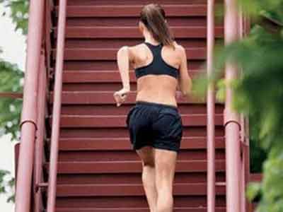 這些運動容易令膝關節受損 膝關節炎需要合理的療法
