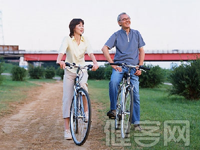專家：老人關節要省著用，運動過多有害無益