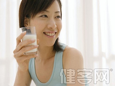 每天一杯奶 幫女人預防關節炎