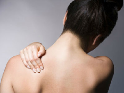 治療肩周炎可以用趴牆法