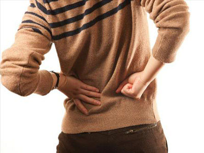 膝關節骨質增生的症狀：