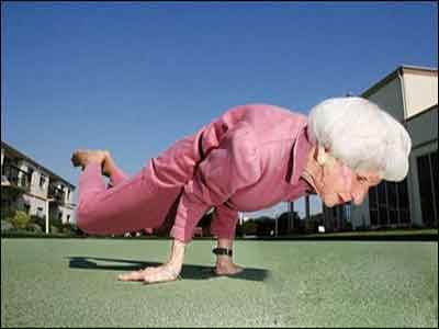 為什麼老年骨質增生患者不適合練瑜伽？