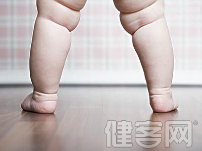 嬰幼兒為什麼會出現O型腿症狀