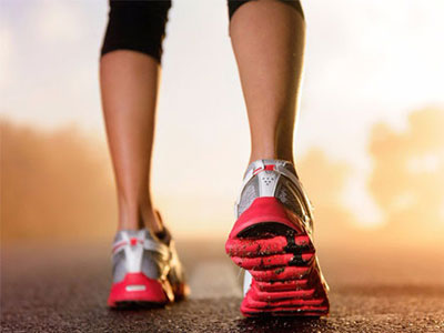 跑步腳底痛可能是足底筋膜炎