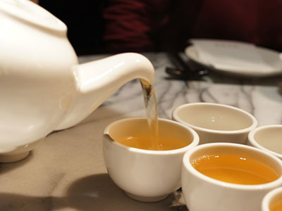 喝茶竟與老年骨質疏松有關系？