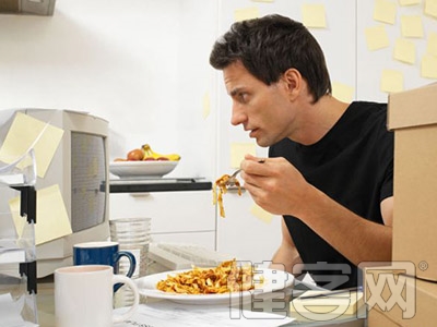 男性飲食無規律也會引起骨質疏松