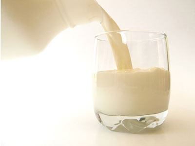多喝牛奶預防骨質疏松