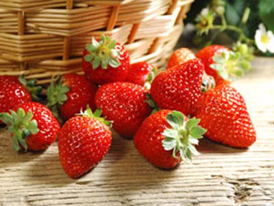 草莓治關節痛 八種能緩解身體疼痛的食物