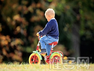 長期騎兒童車小心兒童成羅圈腿