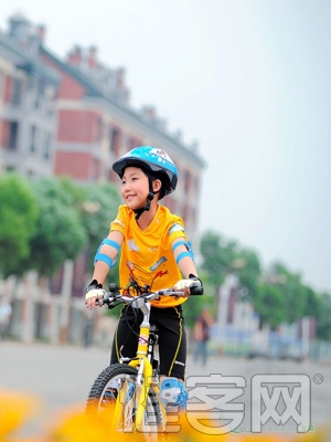 長期騎兒童車小心兒童成羅圈腿