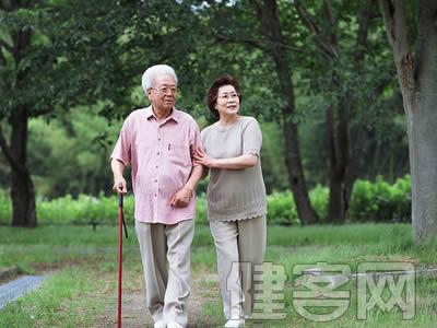 老人避免骨折防跌10守則