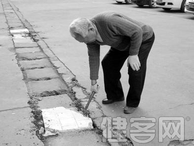 老年人患骨質疏松八個動作別做