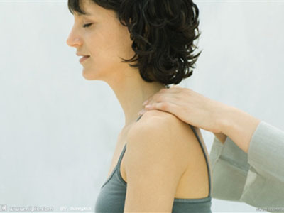 治療肩周炎 慎用“重手法”