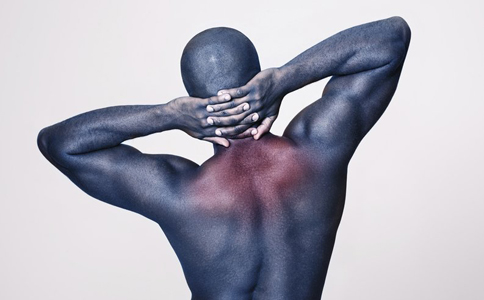 肩周炎擦紅花油有用嗎 肩周炎用紅花油 肩周炎紅花油